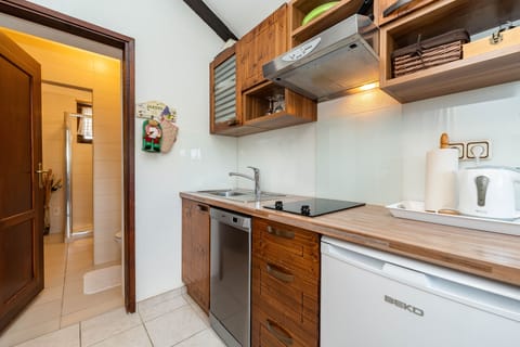 Apartment, 2 Bedrooms, Balcony | Desk, iron/ironing board, free WiFi