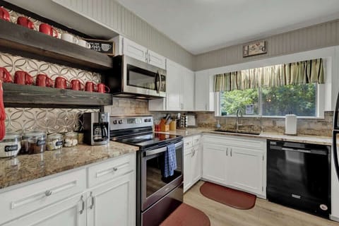 Fully equipped kitchen for whipping up a family friendly meal.