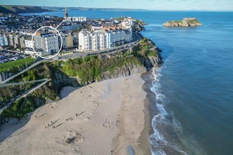 The Cwtch - 2 Bedroom Apartment - Tenby (14997)