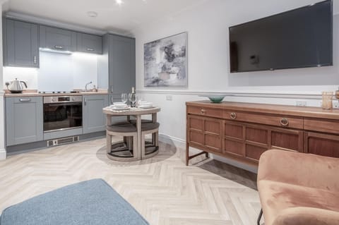 The Cwtch - 2 Bedroom Apartment - Tenby (15018)