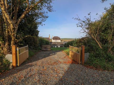 Cottage | Property grounds