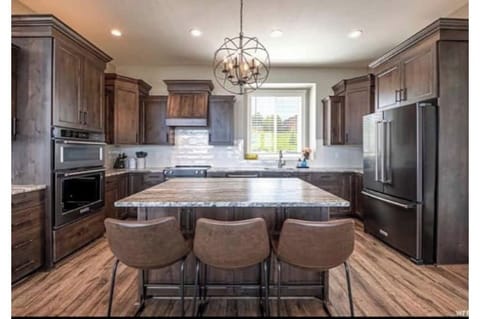 Full kitchen with all standard appliances.