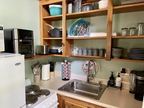 Fully Stocked kitchen