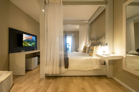 Studio Suite | In-room safe, free WiFi, bed sheets