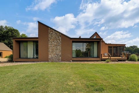 Plymouth Vacation Rental | 4BR | 3BA | Steps Required | 4,100 Sq Ft