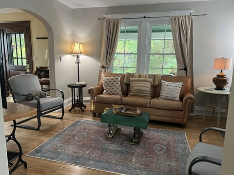 Living room enters to dining room joins kitchen 