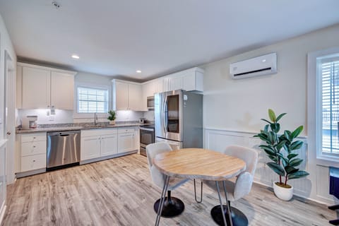 4. Barefoot Dining and Kitchen