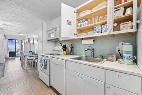 Fully equipped kitchen for all your needs