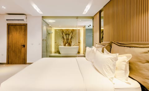 Presidential Suite | Premium bedding, down comforters, memory foam beds, in-room safe