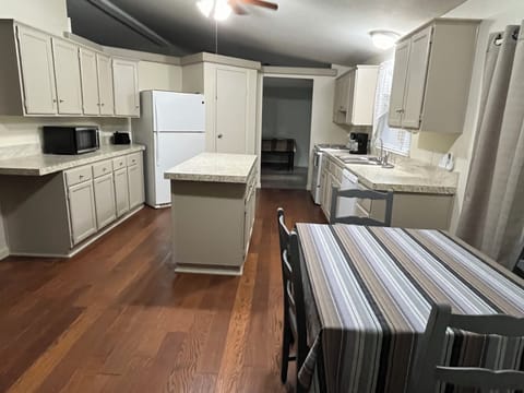 Kitchen with Dining Table