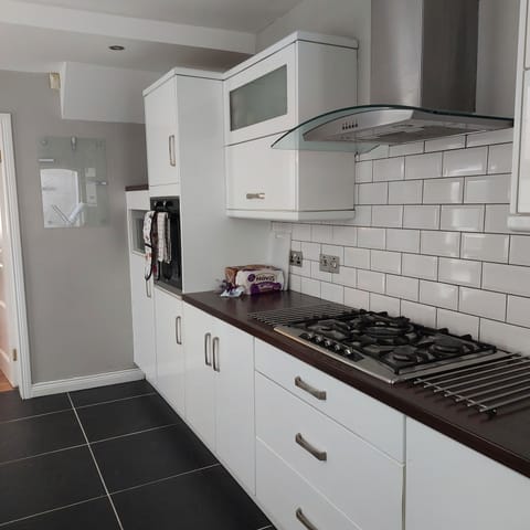 Cookware/dishes/utensils