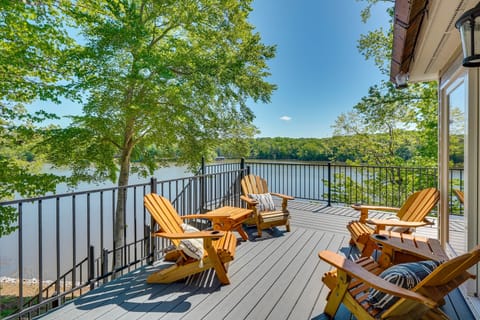 Bracey Vacation Rental | 4BR | 2BA | Stairs Required | 2,150 Sq Ft