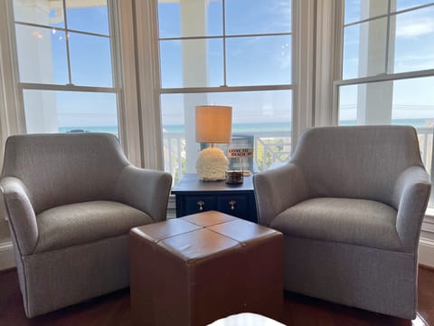 Welcome to your Oceanview luxury beach home! 