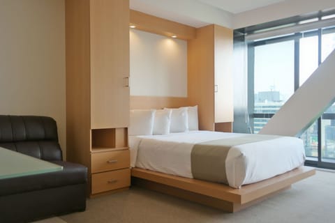 Standard Room | 1 bedroom, in-room safe, iron/ironing board, free WiFi