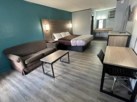 Comfort Single Room, 1 King Bed | Bed sheets