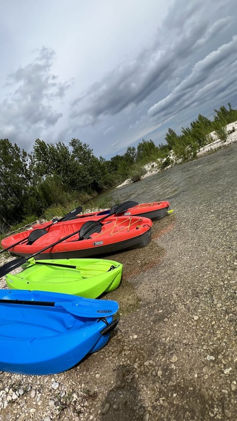 Complimentary Kayaks for your stay!   Two 2-person and 2 kids kayaks!