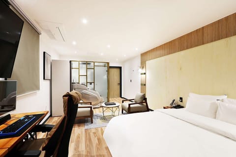 Studio Suite, 1 Bedroom, Non Smoking | Desk, laptop workspace, soundproofing, free WiFi