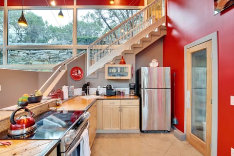 Fully equipped kitchen with a butlers pantry.   