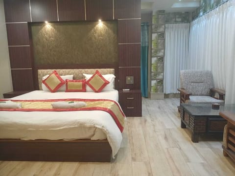 Premium Room | Soundproofing, WiFi (free), bed sheets