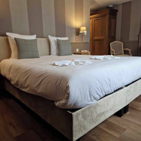 Superior Double Room | Blackout drapes, soundproofing, free WiFi