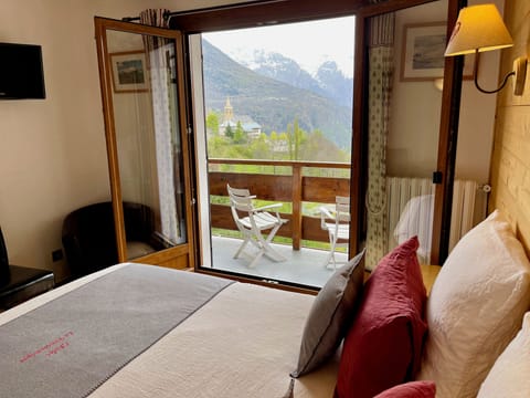 Panoramic Room | In-room safe, free WiFi, bed sheets