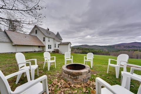 Cavendish Vacation Rental | 6BR | 2BA | Stairs Required | 2,400 Sq Ft
