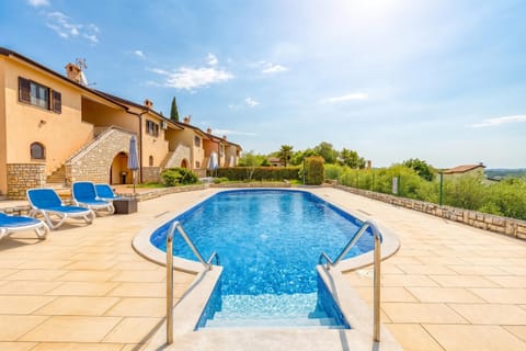 Family House, 2 Bedrooms, 2 Bathrooms (Pool House Kristina near Poreč) | Pool | Seasonal outdoor pool