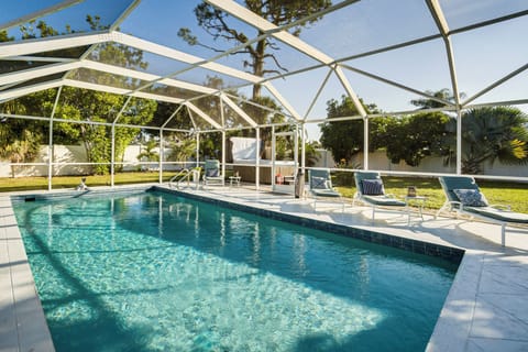 Sarasota Vacation Rental | 2BR | 2BA | 1,096 Sq Ft | 1 Step Required