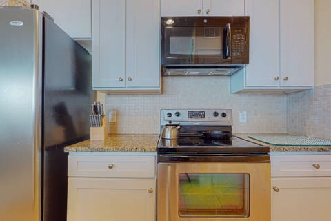 All ful-sized appliances