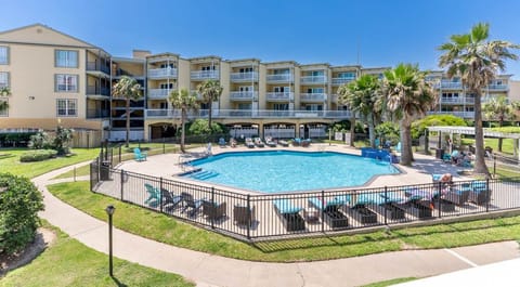 This is why we call it "Poolside" Paradise