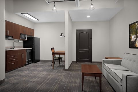 32-inch flat-screen TV with cable channels, TV