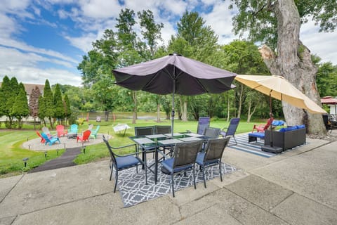 Wallkill Vacation Rental | 3BR | 2BA | Steps Required for Access | 2,000 Sq Ft