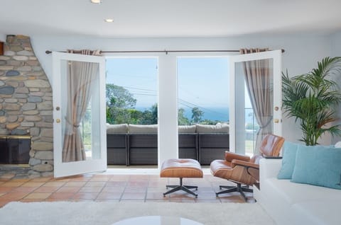 Enjoy the main living room with breathtaking views 