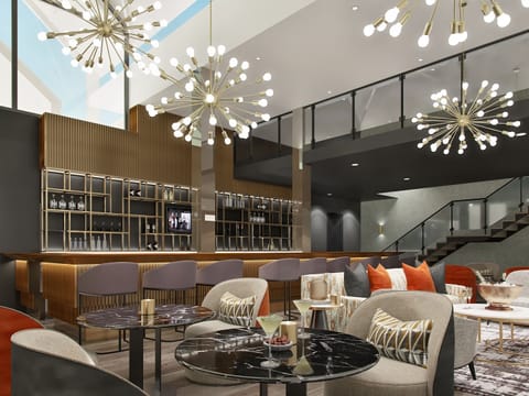 3 restaurants, breakfast, lunch, dinner served; international cuisine