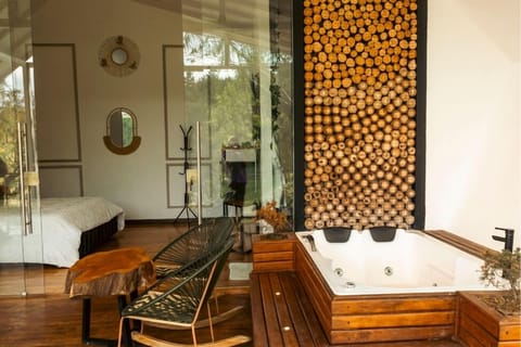 Luxury Cabin | Private spa tub