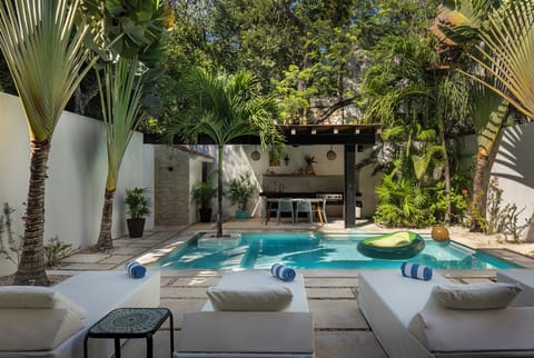Private pool and garden