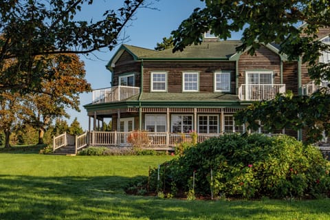 Exterior Spry 5 with 520 sq ft wrap around porch