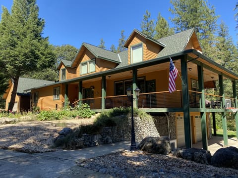 Spacious, custom built home on Conner Creek near the Trinity River.