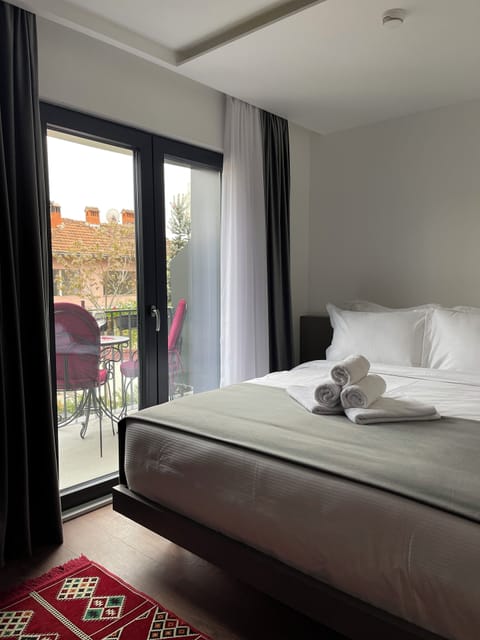 Double Room with Balcony | Free minibar, in-room safe, soundproofing, iron/ironing board