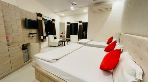 Luxury Triple Room | Soundproofing
