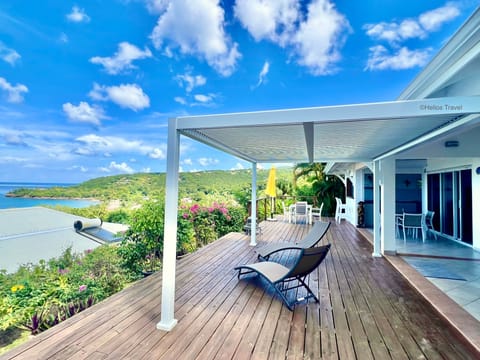 Villa Tramontane and its terrace overlooking the Caribbean Sea