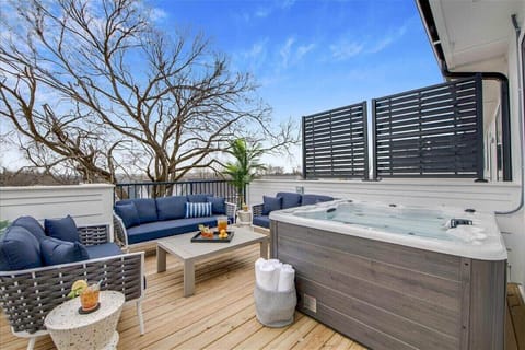 Second Private Rooftop with private hot tub