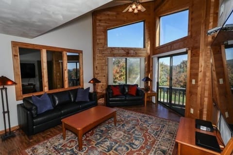 Indoors, Furniture, Living Room, Couch, Home Decor