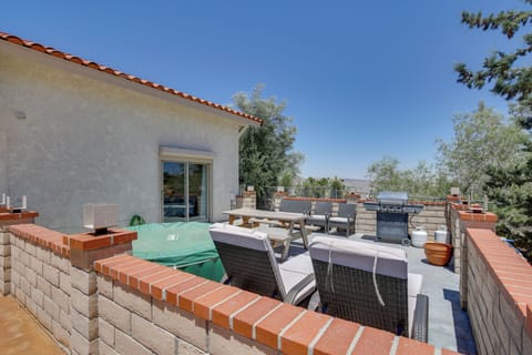 Yucca Valley Vacation Rental | 1BR | 1BA | 600 Sq Ft | Stairs Required