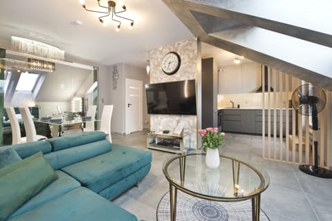 Exclusive Apartment (1) | Living room