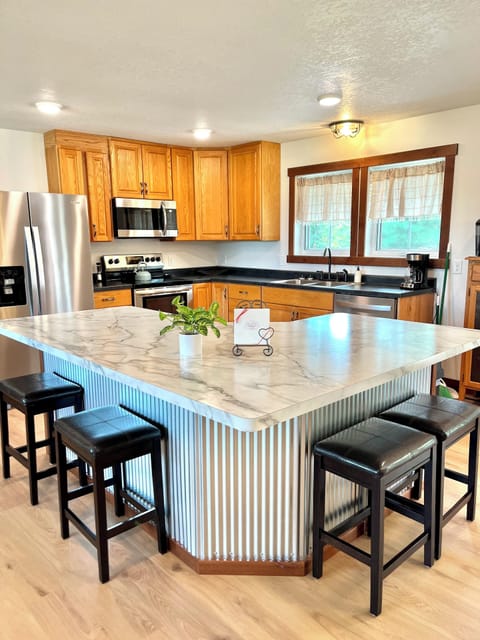 Craft your favorite meals in this fully stocked kitchen.