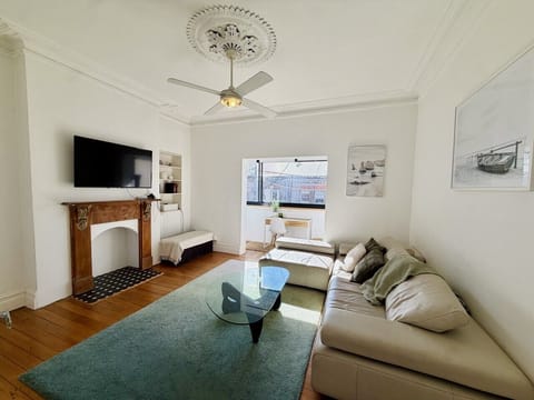 Living Room - backrest for the 3 seater sofa can be removed / extended to make sofa bed