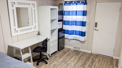 Basic Room, 1 Double Bed, Non Smoking | Individually decorated, free WiFi, bed sheets