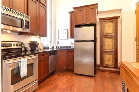 Full kitchen with new appliances