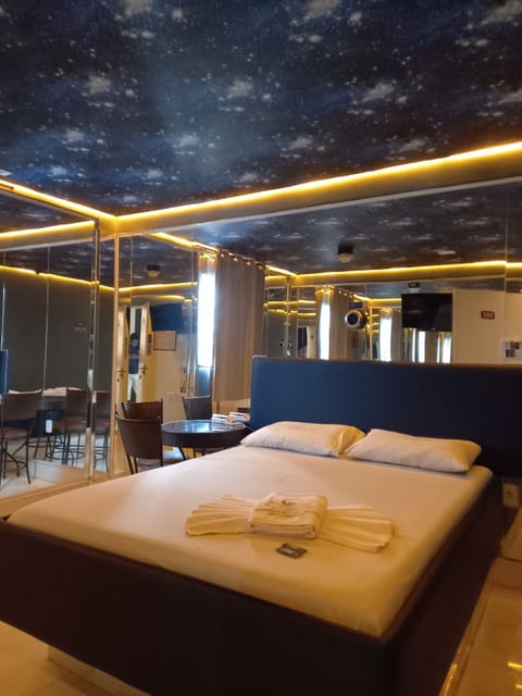 Romantic Room | Champagne service